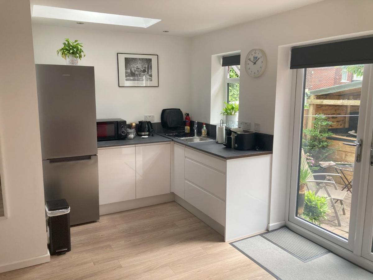 Beautiful Detached Private Annex In Great Location Διαμέρισμα Μάντσεστερ Εξωτερικό φωτογραφία